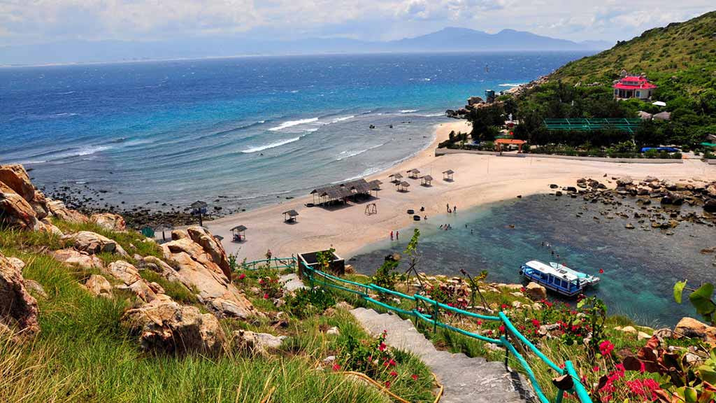 Đảo Yến - Hòn Nội Nha Trang, Chốn thiên đường ảo huyền với màu biển xanh 10