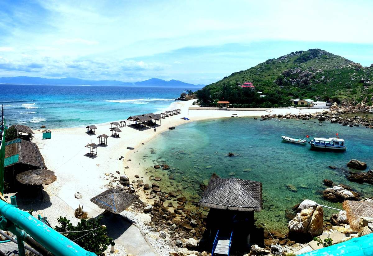 Đảo Yến - Hòn Nội Nha Trang, Chốn thiên đường ảo huyền với màu biển xanh 2