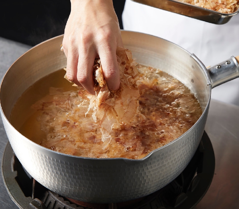 Dashi là gì? Nước dùng “linh hồn” của ẩm thực Nhật Bản