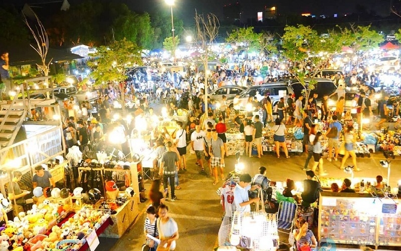 Khám phá 7 khu chợ đêm Đà Nẵng sôi động không thể bỏ lỡ 9