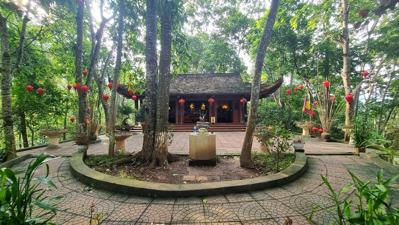 Đền An Mạ, chốn linh thiêng giữa lòng hồ Ba Bể đẹp như tranh 4