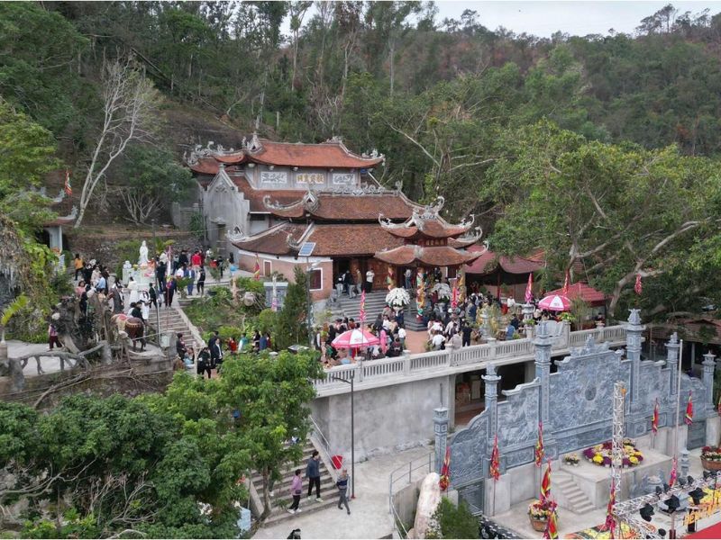 Về Đền Cặp Tiên nghe chuyện xưa, ngắm cảnh biển trời Vân Đồn 7
