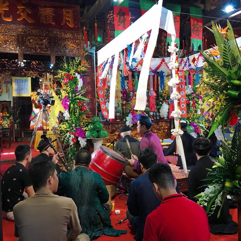 Trải nghiệm đền Ghềnh linh thiêng bên dòng sông Hồng Hà Nội 4