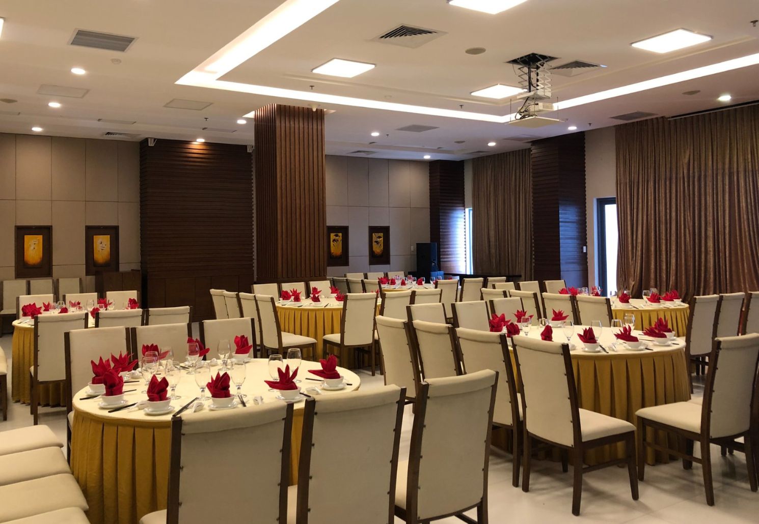 Đến Grand Sea Hotel tận hưởng không gian hiện đại bên bờ đại dương 26