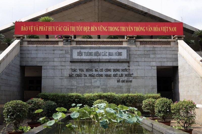 Đền Tưởng niệm các Vua Hùng Quận 9 linh thiêng giữa lòng Sài Gòn 2