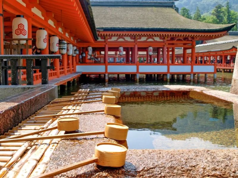 Khám phá vẻ đẹp đền Itsukushima: Ngôi đền thần đạo trên đảo Miyajima 6