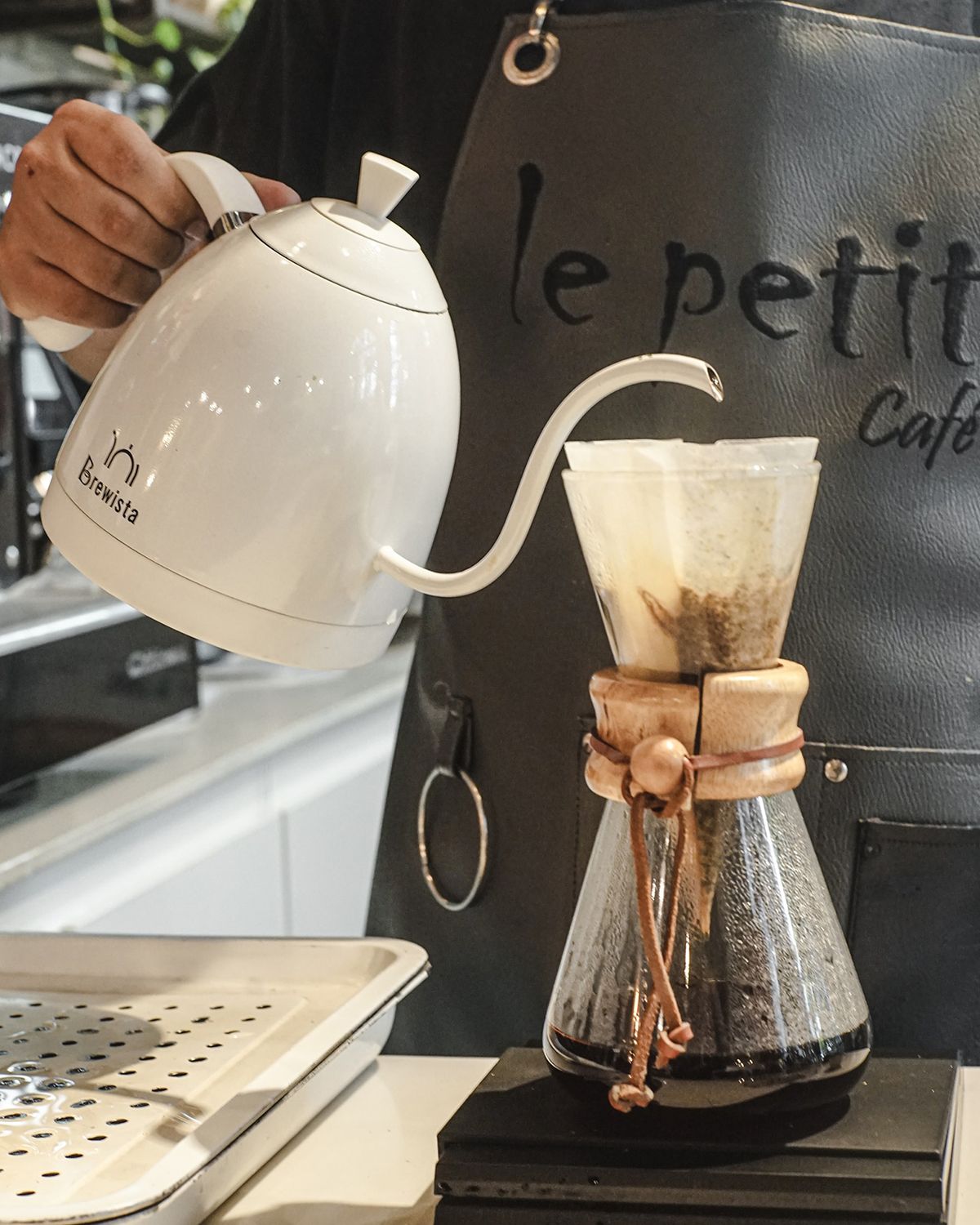 Đến Le Petit Café, ngồi góc nào cũng cho ra đời những bức ảnh triệu like 12