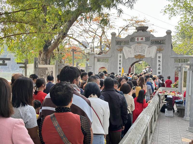 Đền Ngọc Sơn huyền thoại soi bóng hồ Gươm Hà Nội 9