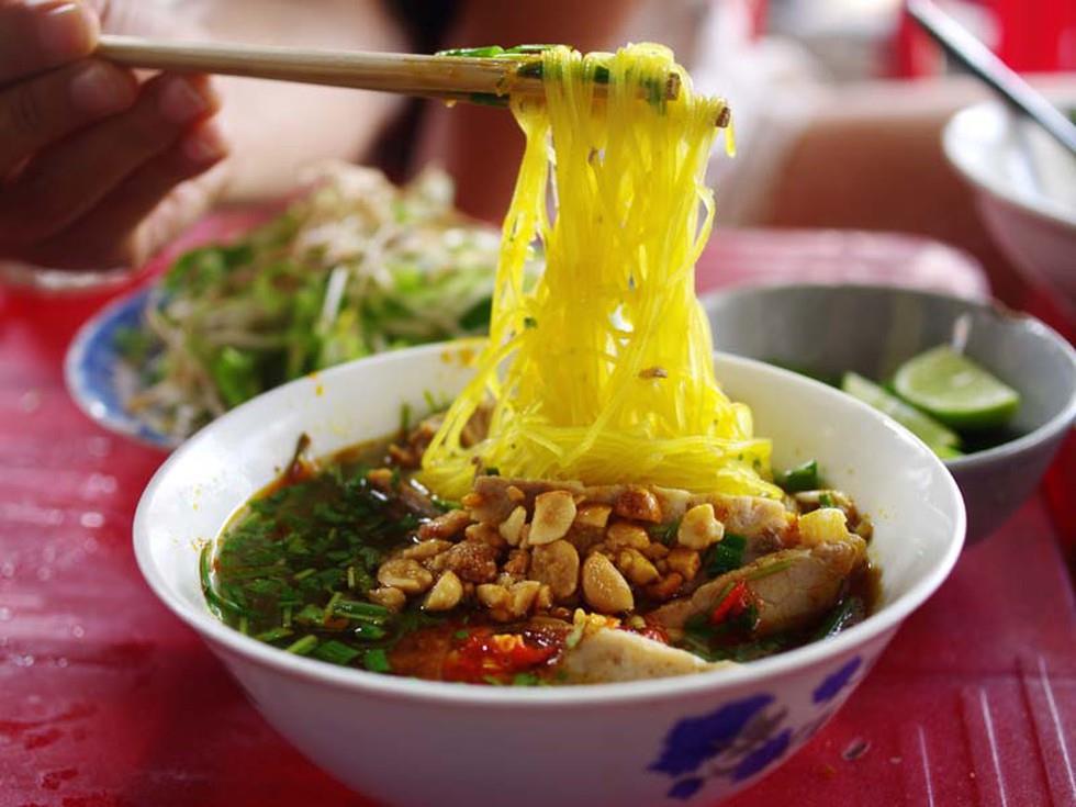 Mì Quảng Nha Trang, món ăn tưởng quen nhưng rất mới lạ 14