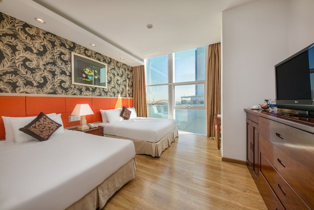 Đến Sun River Hotel để ngắm sự lung linh của Đà Nẵng về đêm 7