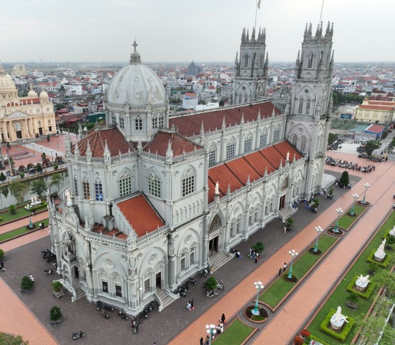Đền Thánh Kiên Lao: Check-in 'tòa lâu đài cổ tích' nguy nga giữa lòng Nam Định 4
