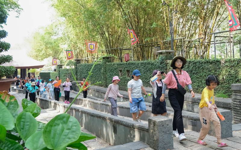 Đền Tưởng niệm các Vua Hùng Quận 9 linh thiêng giữa lòng Sài Gòn 9