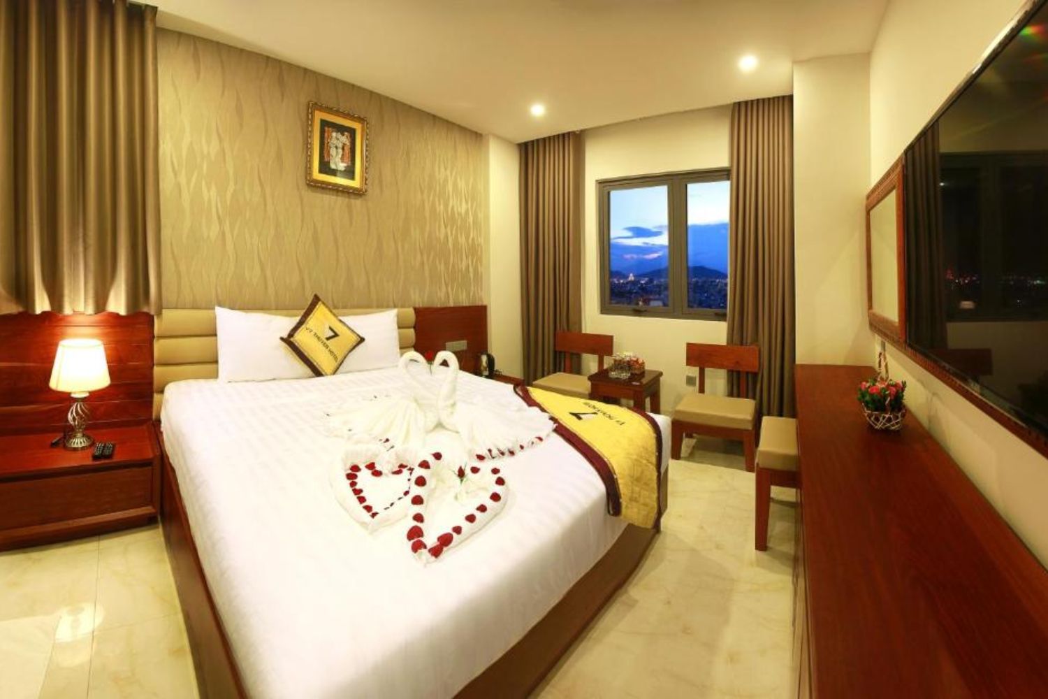 Đến Vy Thuyen Hotel để trải nghiệm thành phố biển xanh tại Đà Nẵng 3