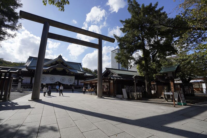 Đền Yasukuni Tokyo, điểm đến tâm linh và những tranh cãi lịch sử 4