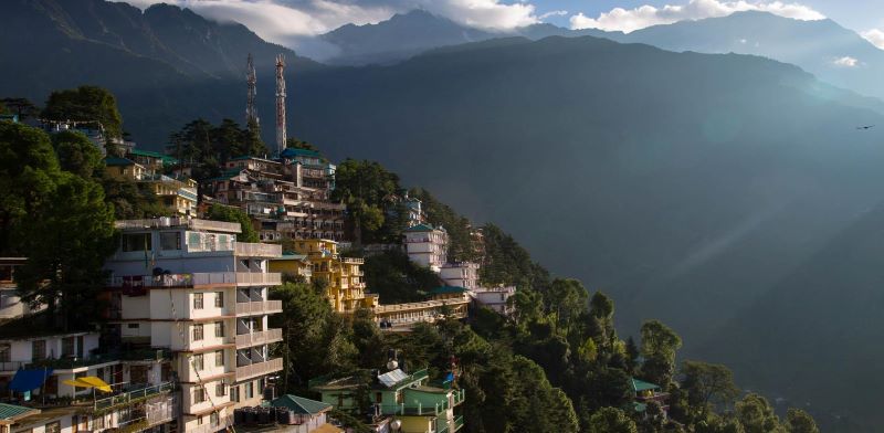 Dharamshala, vùng đất thiêng trên dãy Dauladhar