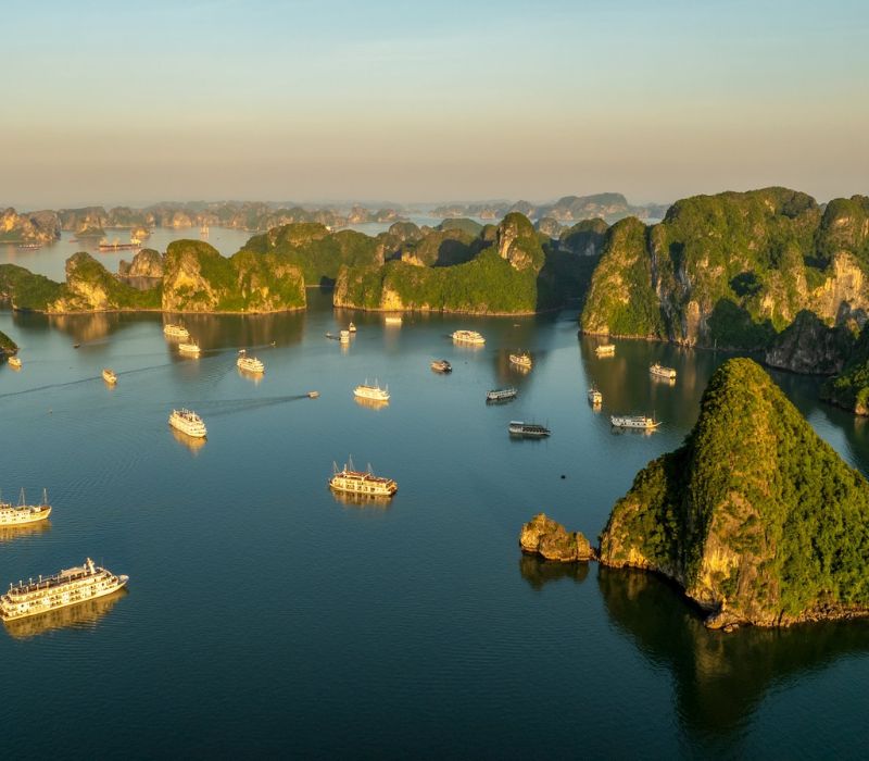 Review đi Hạ Long tháng 5 khởi đầu mùa hè rực rỡ trên vịnh di sản