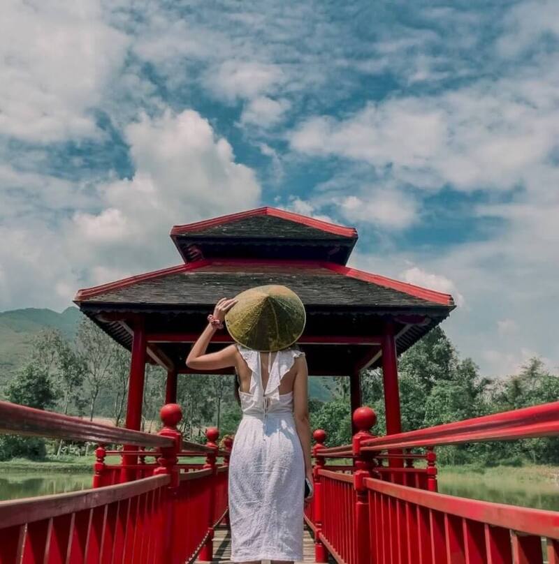 Đi Huế mặc gì cho giống nàng thơ giữa đất cố đô? 3