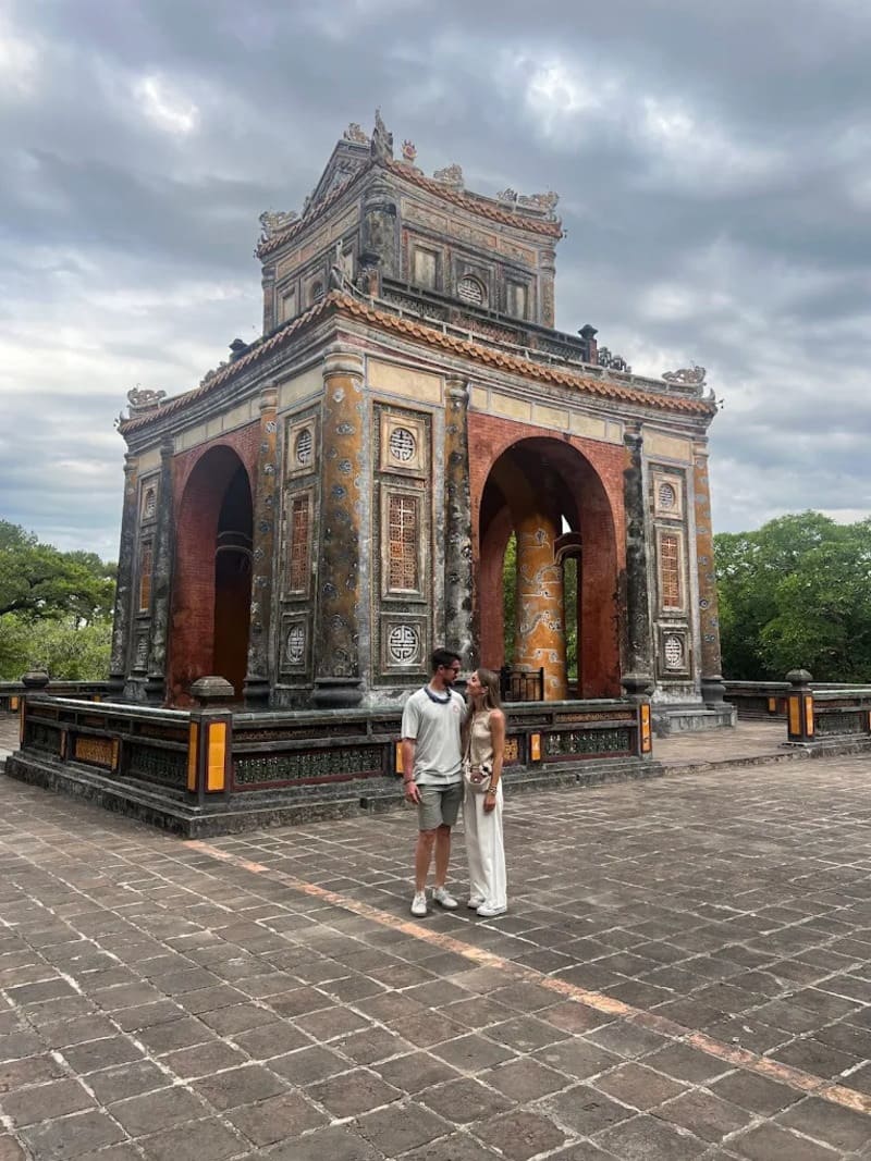 Đi Huế mặc gì cho giống nàng thơ giữa đất cố đô? 8