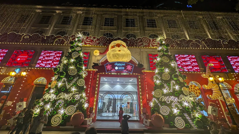 8 địa điểm vui chơi, check in Noel lung linh ở Sài Gòn 9
