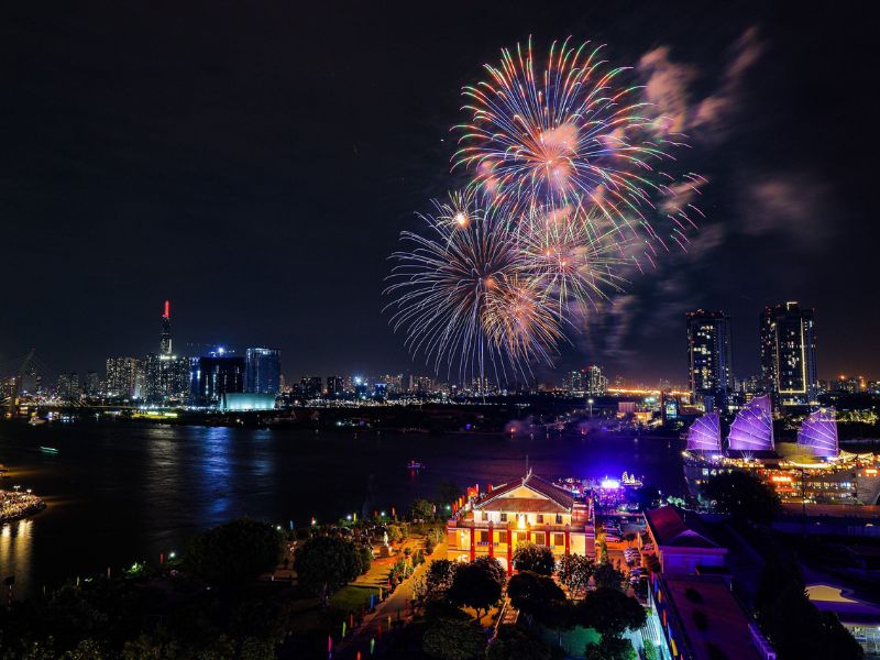 Địa điểm bắn pháo hoa Tết Nguyên Đán Bính Ngọ 2026 TP.HCM 2