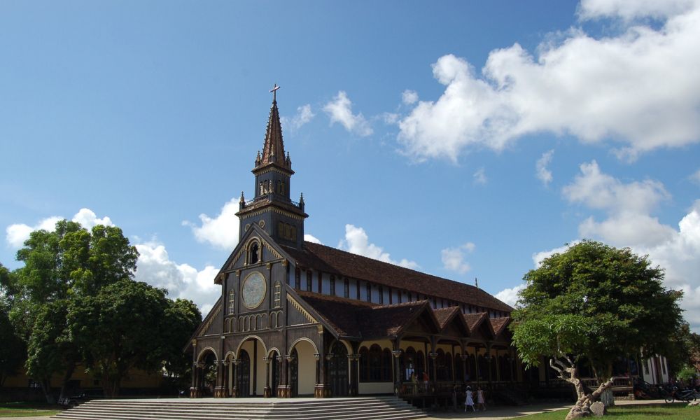 Điểm danh nhà thờ đẹp ở Kon Tum mà bạn nhất định phải ghé thăm 4