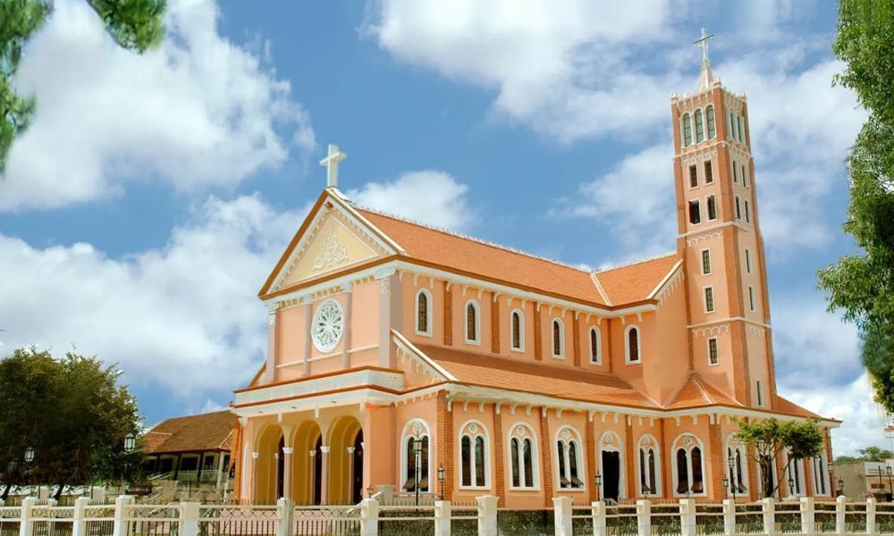 Điểm danh nhà thờ đẹp ở Kon Tum mà bạn nhất định phải ghé thăm 5