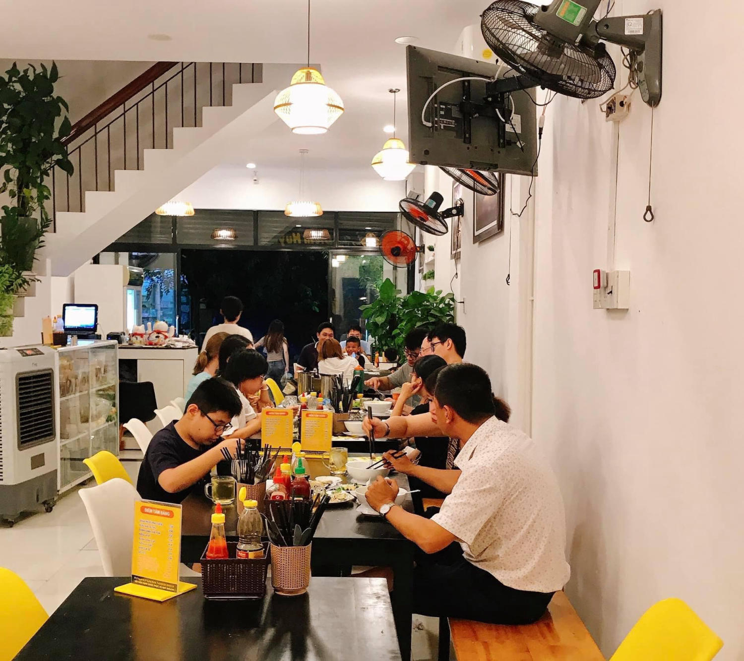 Diễm Huỳnh Restaurant Phú Yên - Nhà hàng Phú Yên ngon khó cưỡng giữa trung tâm thành phố 2