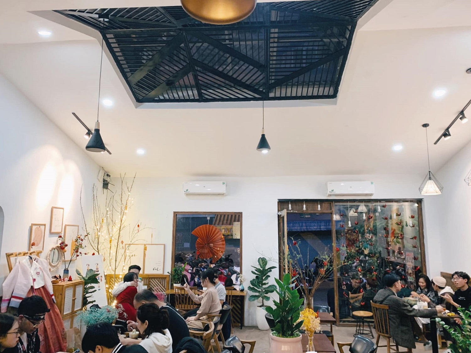 Điểm mặt những quán cafe đẹp Hà Nội với nhiều không gian tuyệt vời 8