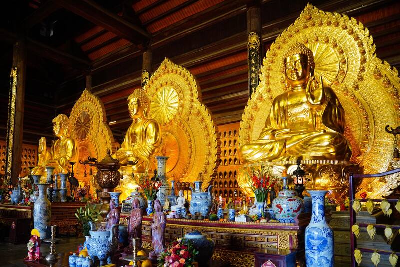 Chiêm ngưỡng Điện Tam Thế Chùa Bái Đính uy nghi giữa đất trời Tràng An 3