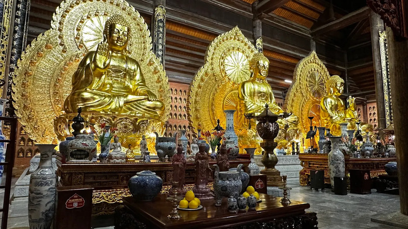 Chiêm ngưỡng Điện Tam Thế Chùa Bái Đính uy nghi giữa đất trời Tràng An 4