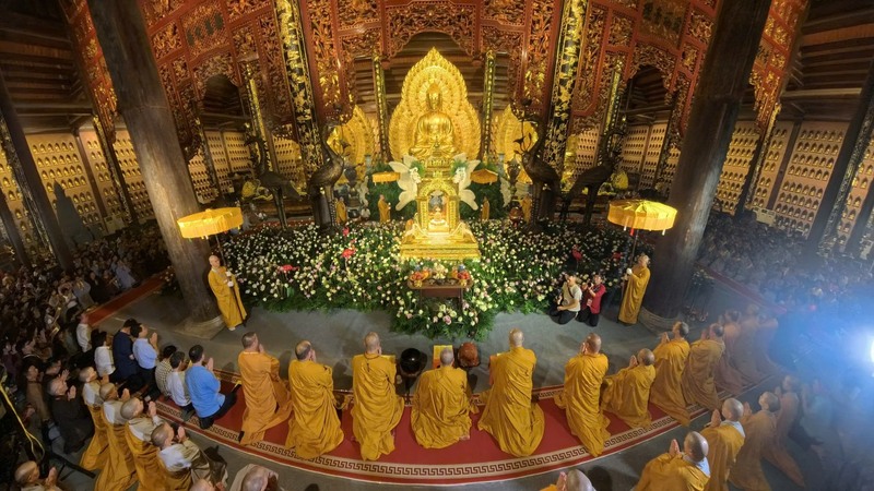 Chiêm ngưỡng Điện Tam Thế Chùa Bái Đính uy nghi giữa đất trời Tràng An 5