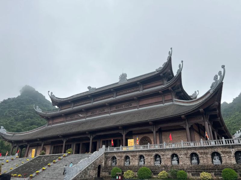 Điện Tam Thế chùa Tam Chúc: Công trình đồ sộ tại Hà Nam 6