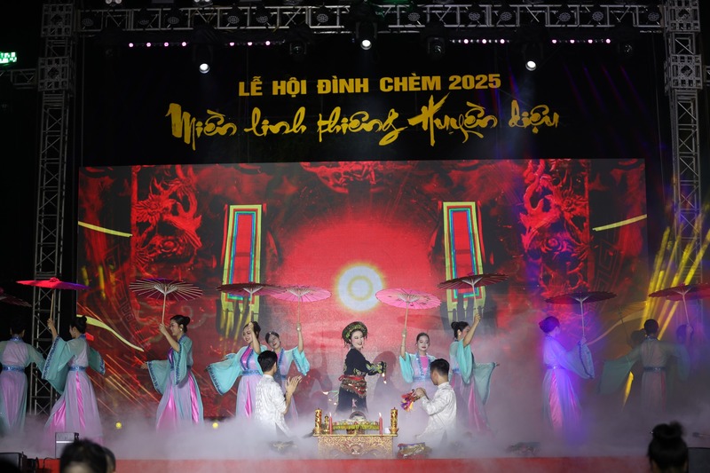 Đình Chèm: Biểu tượng văn hóa làng xã giữa thủ đô Hà Nội 9