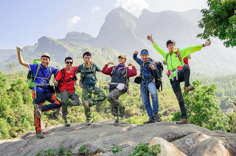 Trekking 12 đỉnh núi cao nhất Việt Nam ngắm trọn non nước đất trời 13