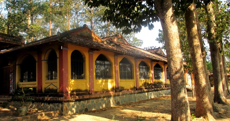 Khám phá Đình Phú Lễ với kiến trúc đậm nét văn hóa ở Bến Tre 5