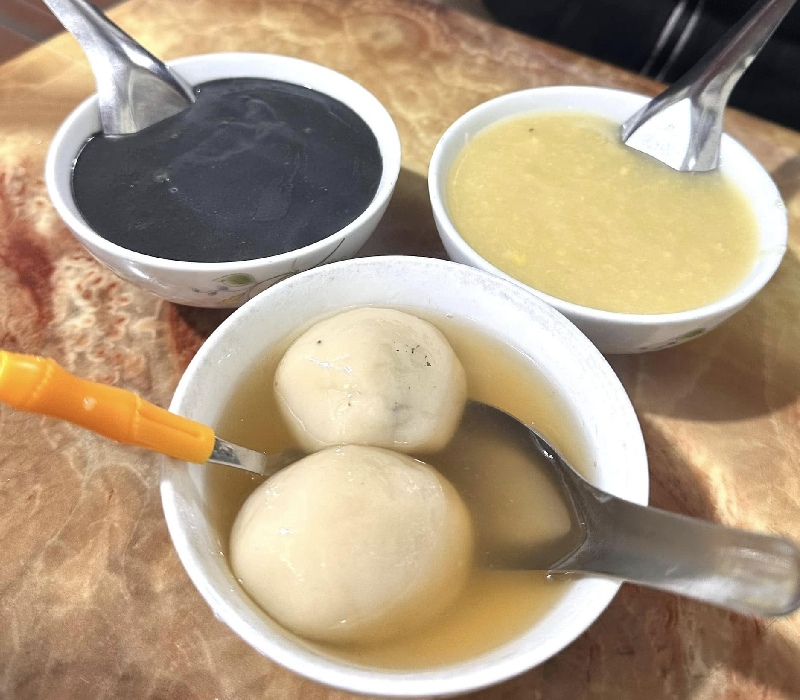 Độc lạ bánh trôi tàu Phạm Bằng '6 tháng đóng, 6 tháng mở'