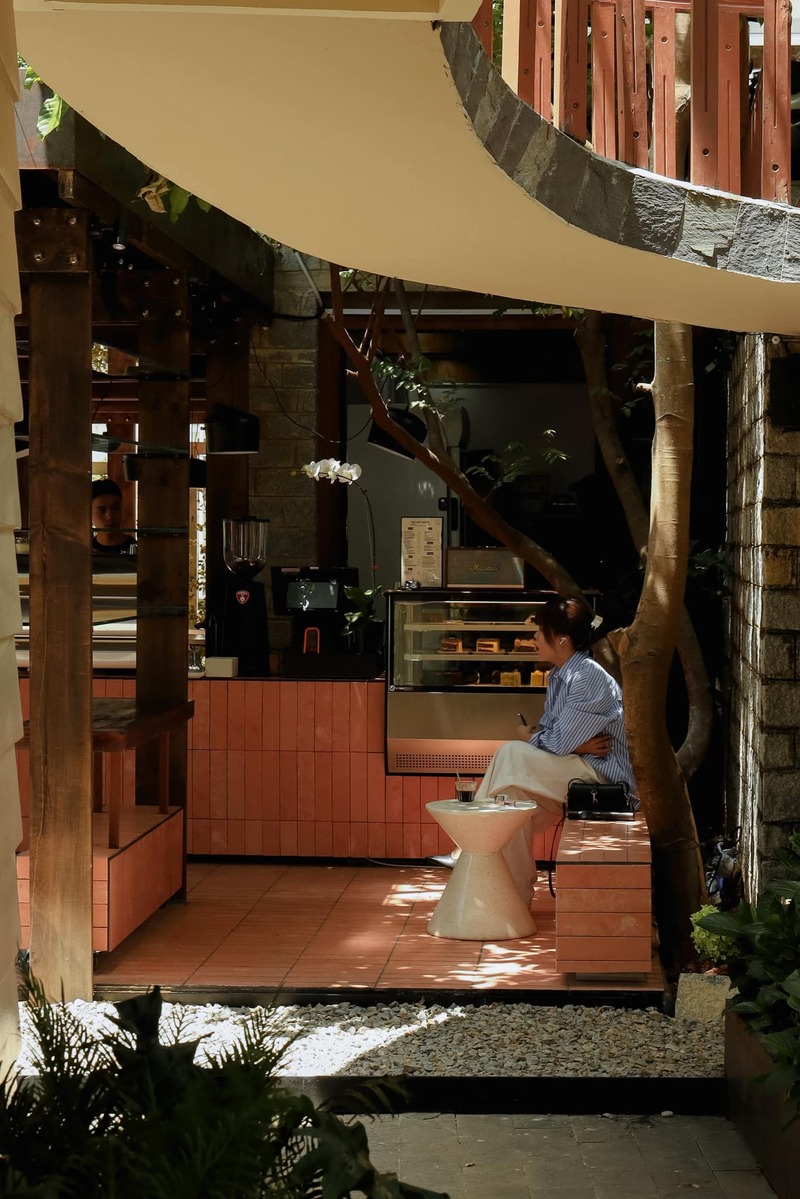 Cafe Đợi Một Người - Chốn yên bình giữa lòng thành phố náo nhiệt 11