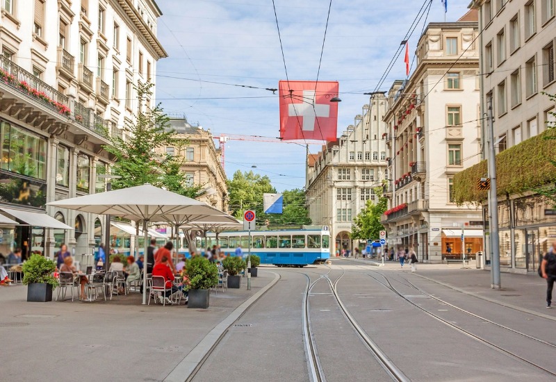 Bahnhofstrasse: Con phố mua sắm nổi tiếng bậc nhất Zurich 3
