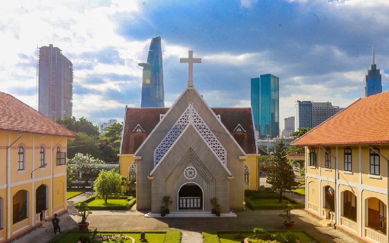 Dòng Mến Thánh Giá Thủ Thiêm: Biểu tượng tôn giáo tại Sài Gòn 2