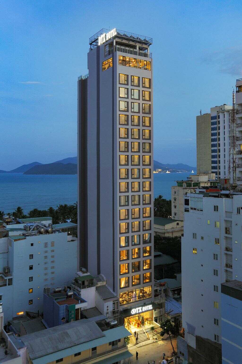 DTX Hotel Nha Trang - Nơi nghỉ dưỡng 4 sao sở hữu hồ bơi chân mây hướng thẳng vịnh Nha Trang 2