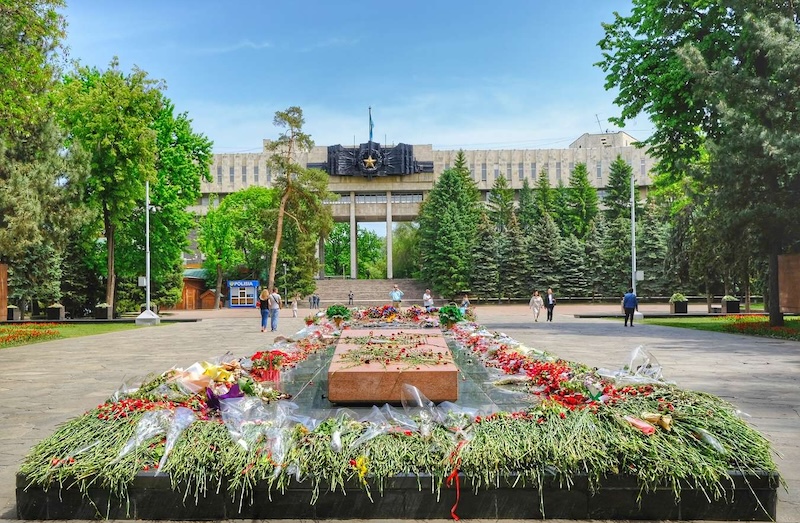 Du lịch Almaty, cố đô lịch sử nép mình dưới dãy Thiên Sơn 5