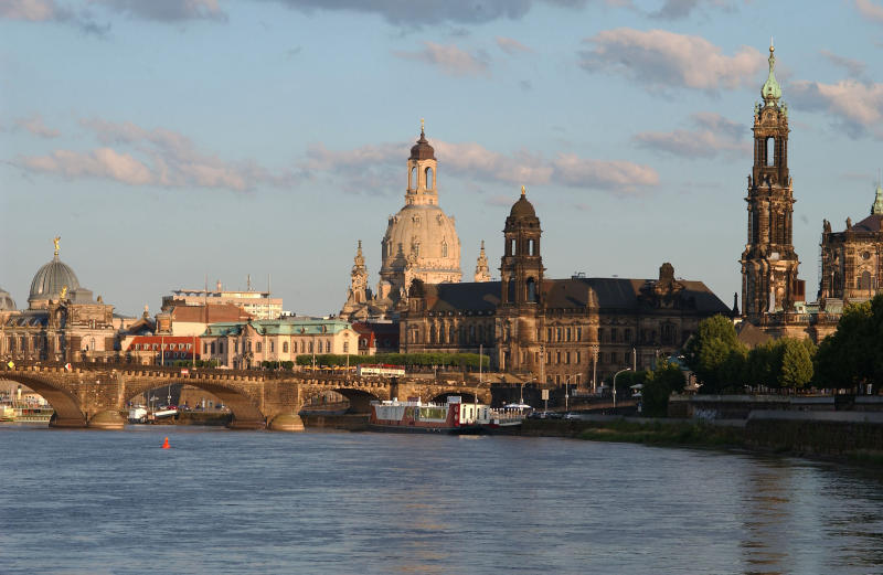 Review thành phố cổ Dresden đẹp vượt thời gian tại Đức 3