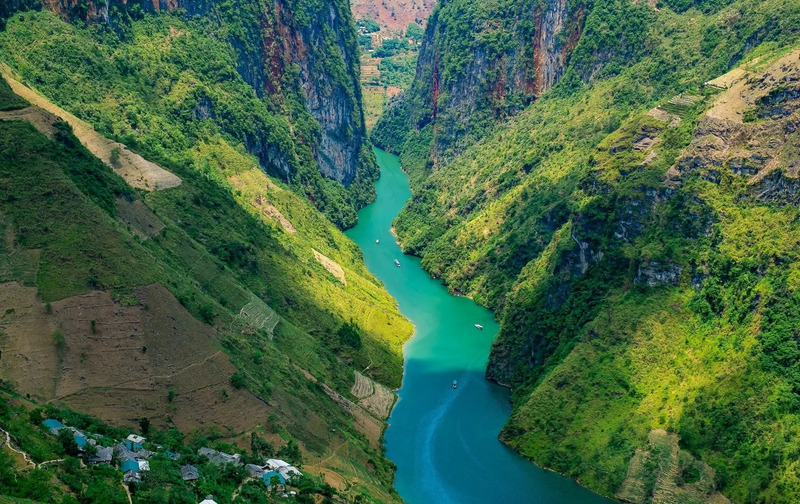 Du lịch Hà Giang tháng 7 mang vẻ đẹp nguyên sơ mùa nước đổ 8
