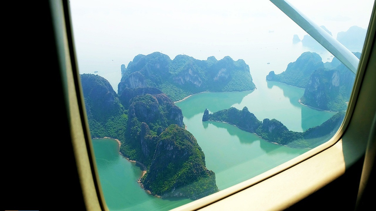 Du lịch Hạ Long - Cùng Phạm Duy Long ngắm nhìn Hạ Long từ thủy phi cơ 5
