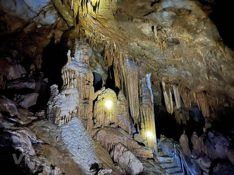 Du lịch Lạc Thủy Hòa Bình: Hành trình qua hang động và di tích 7