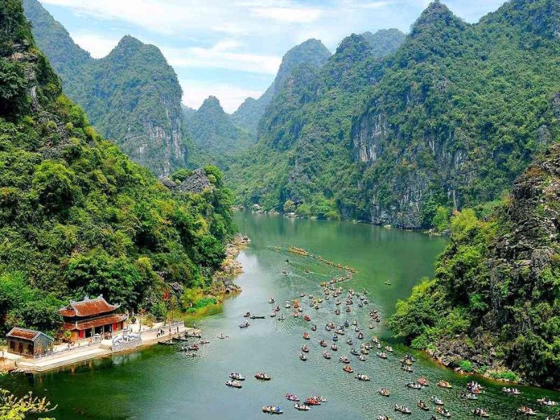 Du lịch Ninh Bình tháng 7 tự túc: Thời tiết, điểm du lịch và ăn uống 4