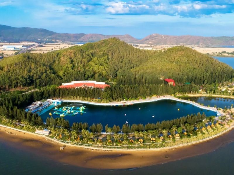 Du lịch Quy Nhơn tháng 8: Khám phá biển xanh và điểm check-in nổi tiếng 8
