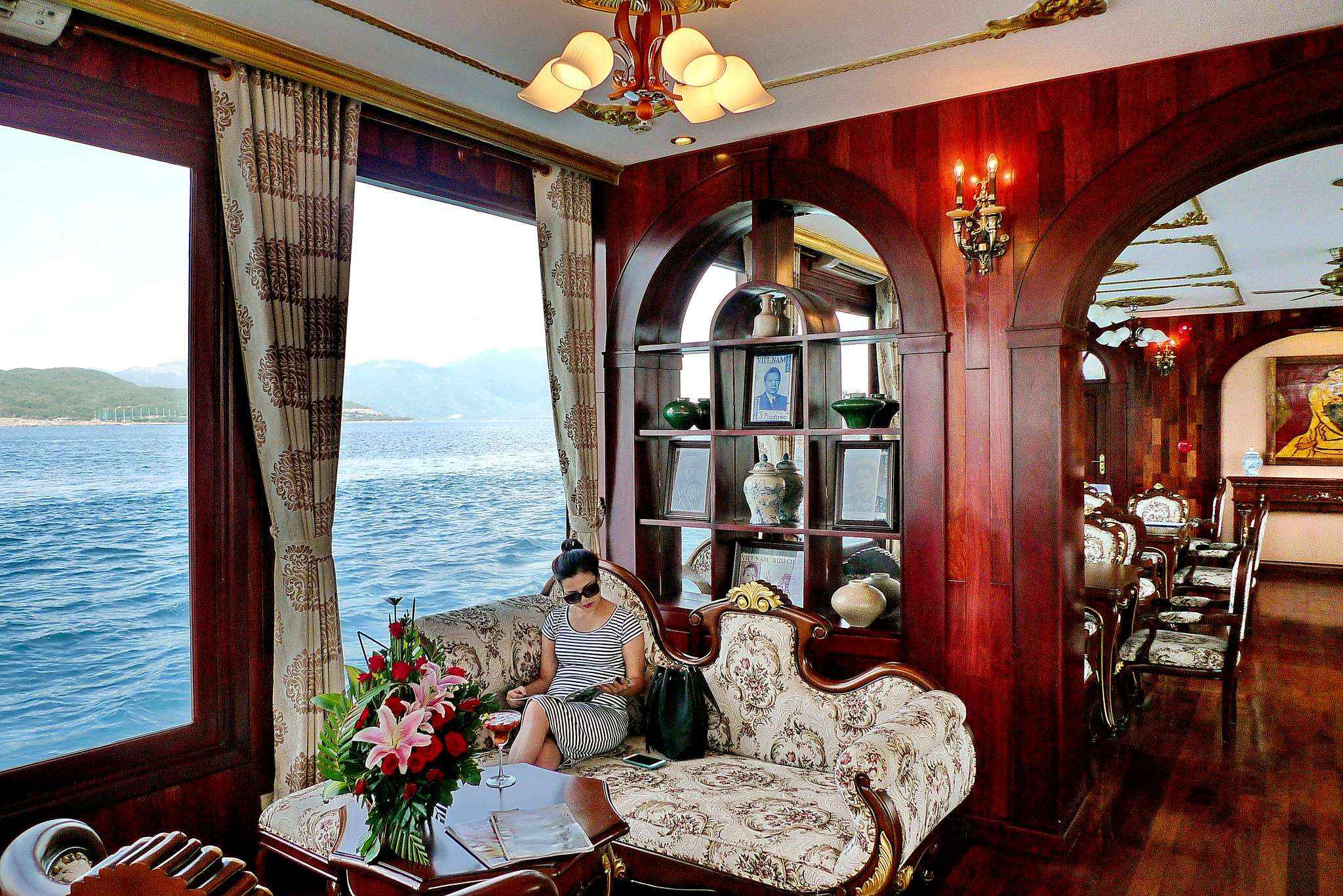 Du thuyền Emperor Nha Trang - Khám phá trọn vẹn vẻ đẹp vịnh Nha Trang 3