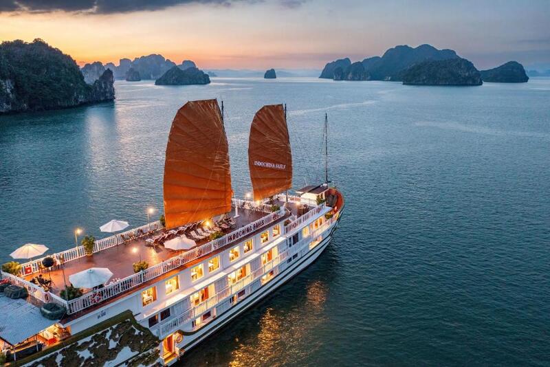 Du lịch Vịnh Hạ Long 2026: Kinh nghiệm, Giá vé & Lịch trình 32