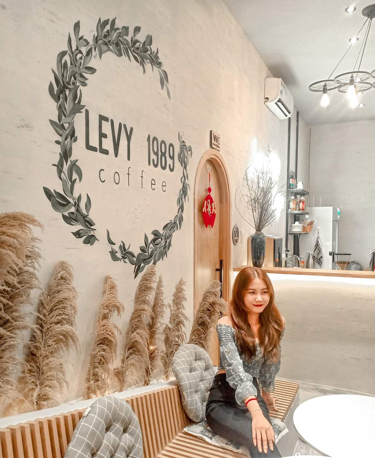 Dừng chân tại Levy 1989 Coffee tìm không gian thoáng đãng giữa lòng thành phố 10